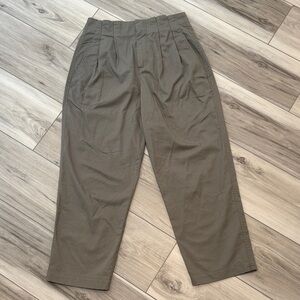 Abercrombie & Fitch Olive pleated trouser